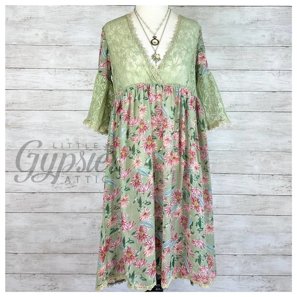 POL Meadow and Lace Tunic Dress - Picture 2 of 13